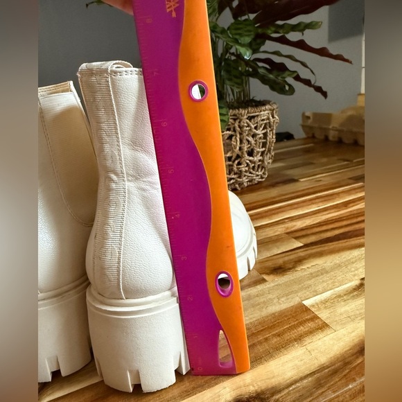 Guess by Guess women’s chunky heel Chelsea boots size 5.5 Y2K platform - Picture 2 of 9